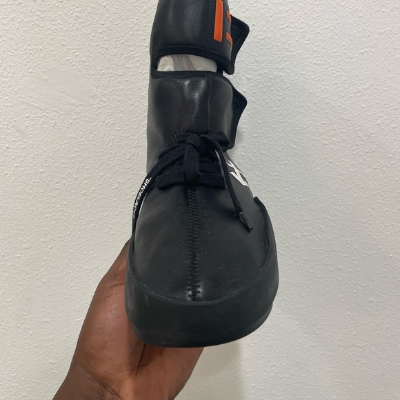 Off-White Moto wrapped sneaker - Picture 2 of 11